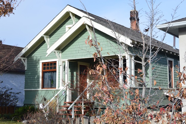 838 BATTLE ST.jpg